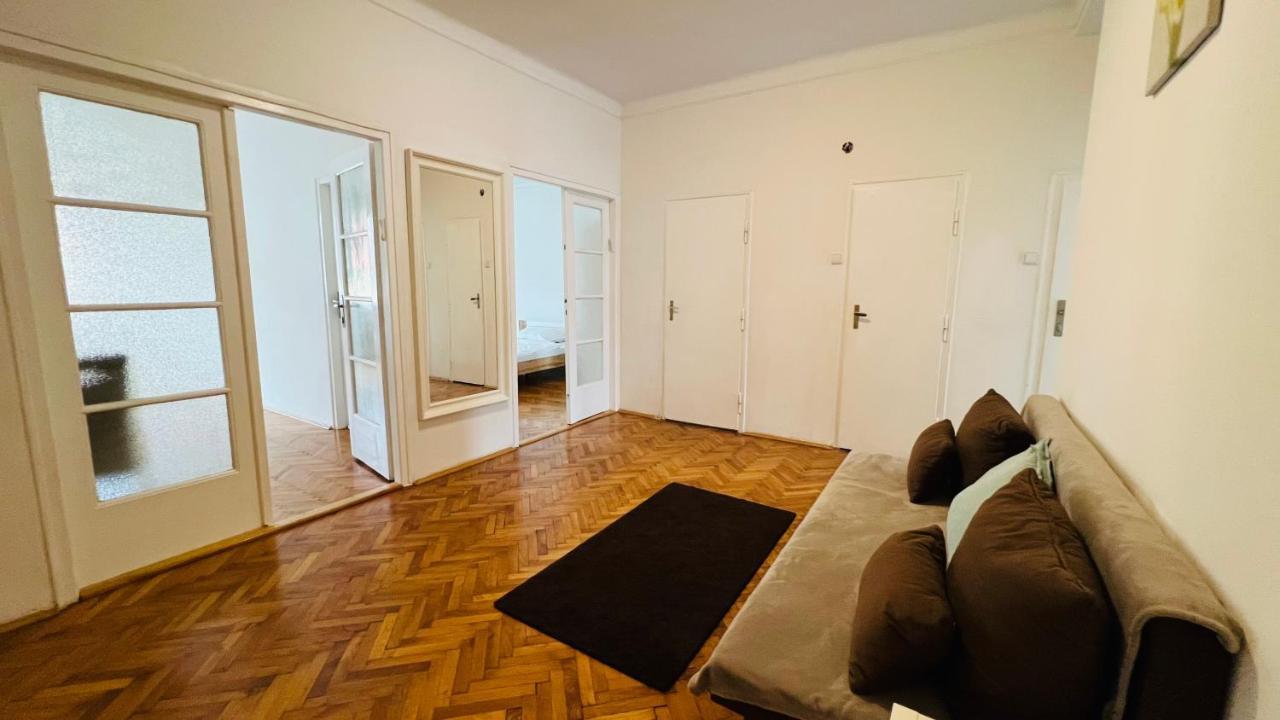 דירות Cosy Flat In The Heart Of פראג מראה חיצוני תמונה