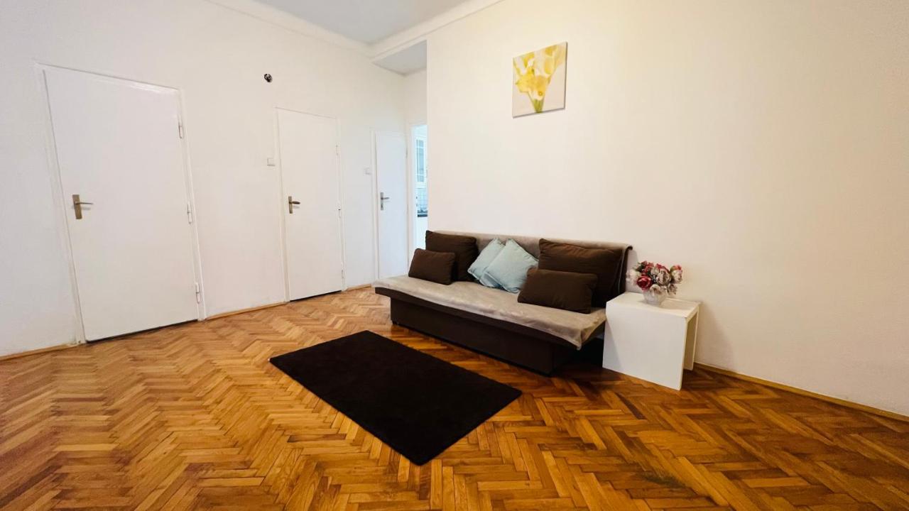 דירות Cosy Flat In The Heart Of פראג מראה חיצוני תמונה